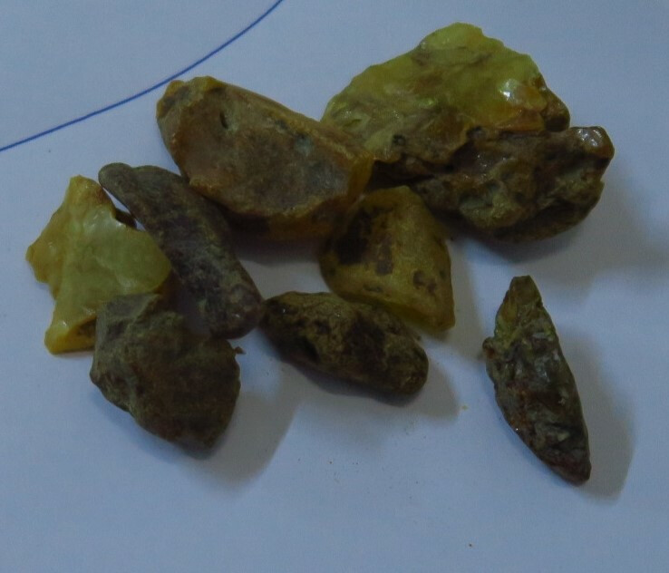 NEADJUDECAT - LOT 46 - 10.00 kg chihlimbar neprelucrat de diferite mărimi si culori